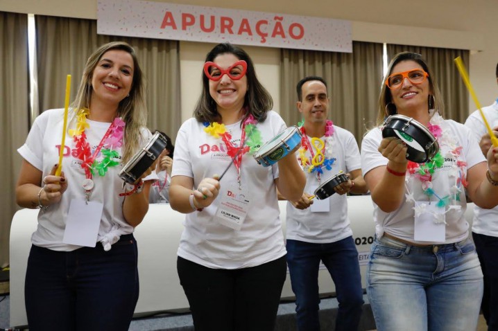 Dinâmica Corporativa Escola de Samba